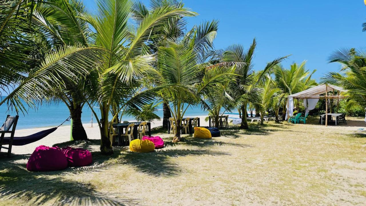 Footprints Beach Resort Agpudlos Ngoại thất bức ảnh