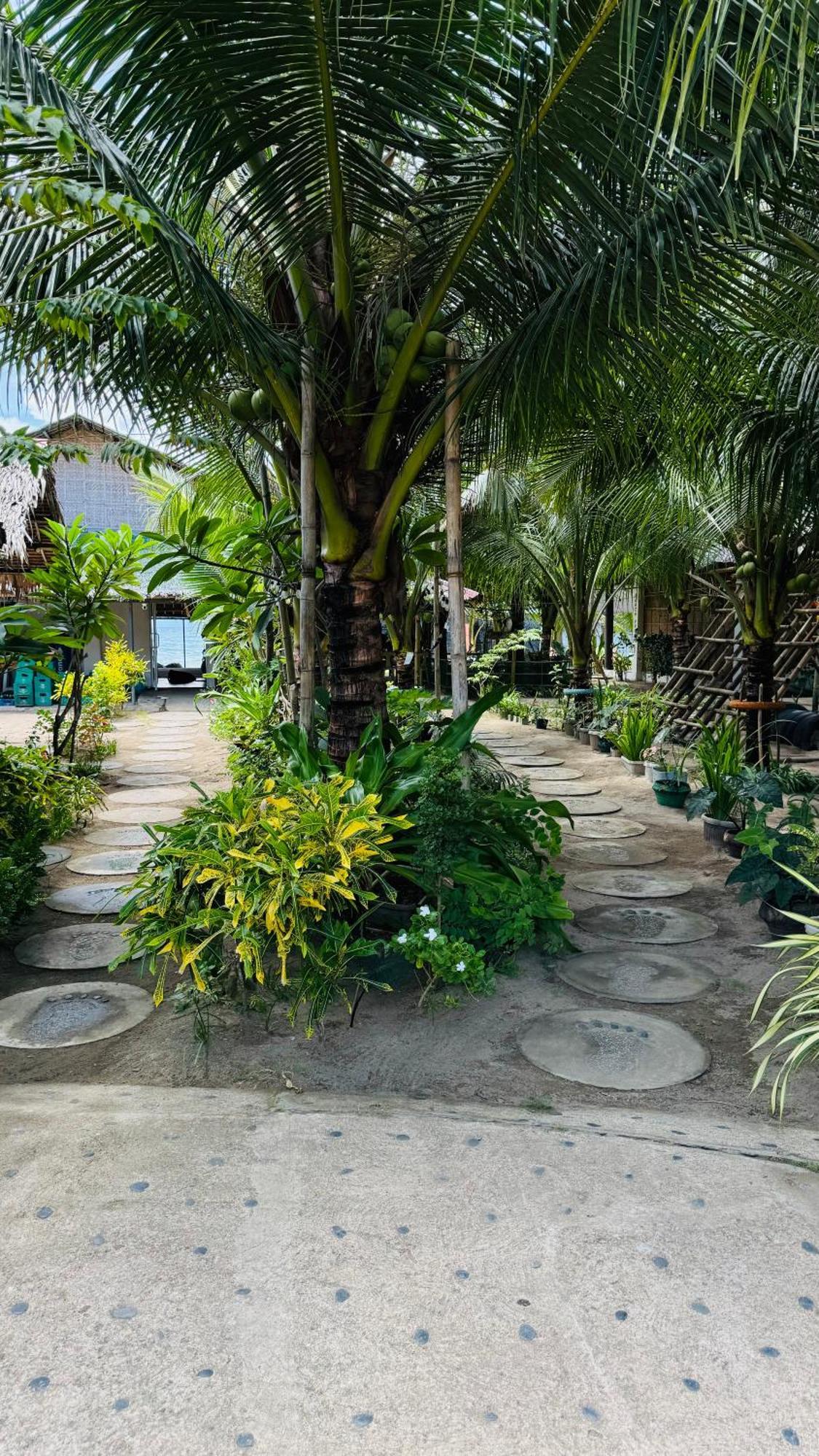 Footprints Beach Resort Agpudlos Ngoại thất bức ảnh