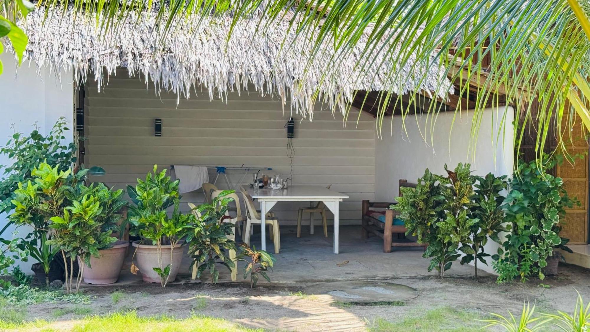 Footprints Beach Resort Agpudlos Ngoại thất bức ảnh
