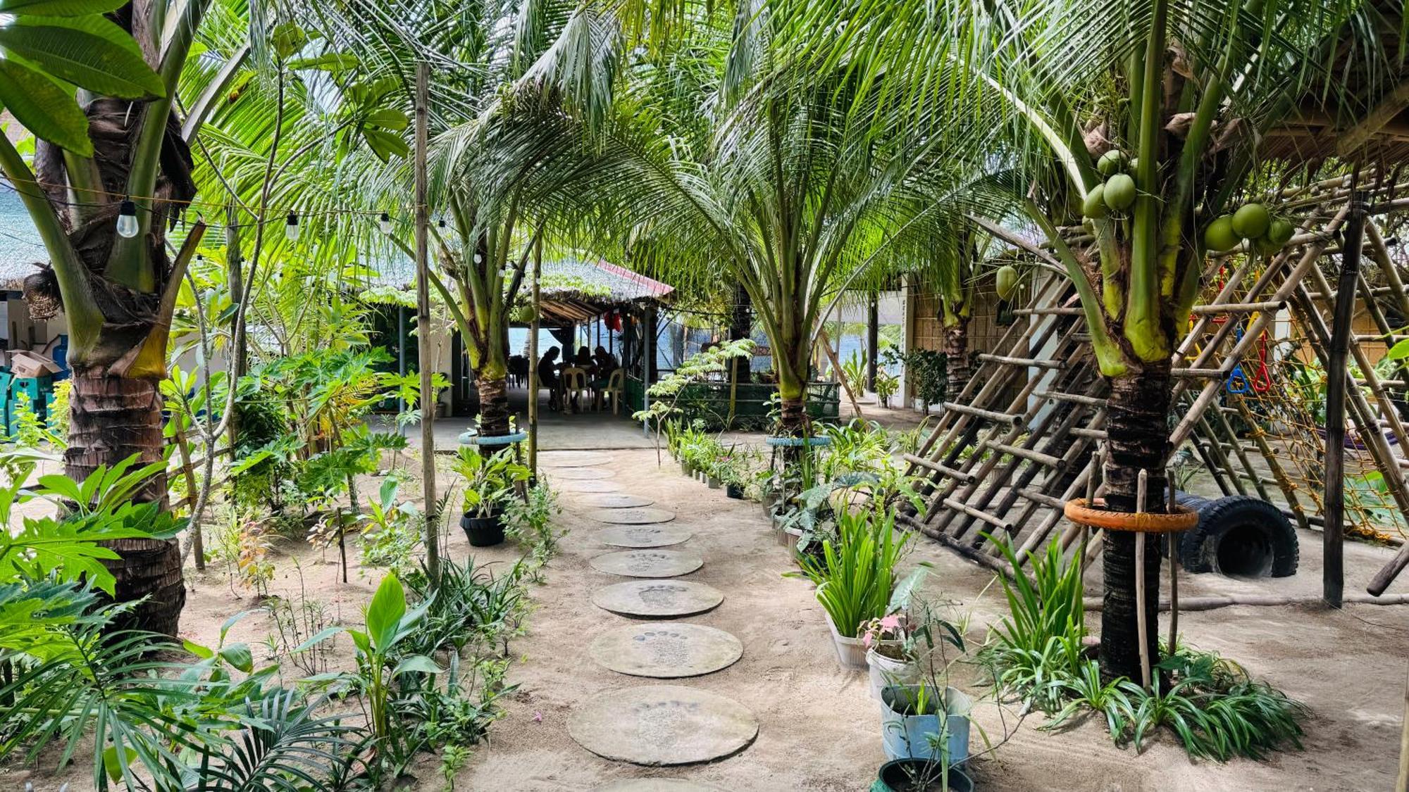 Footprints Beach Resort Agpudlos Ngoại thất bức ảnh