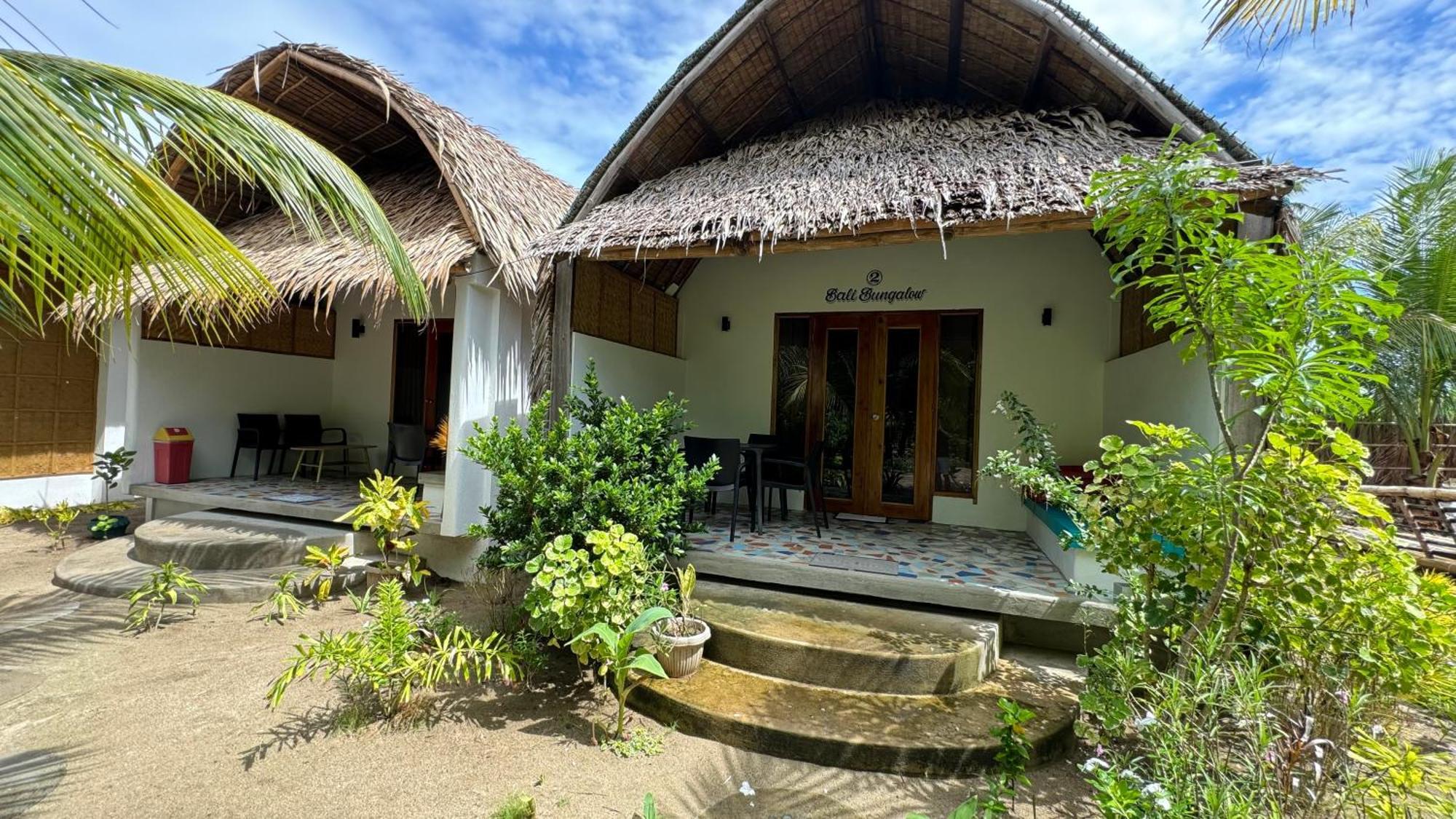 Footprints Beach Resort Agpudlos Ngoại thất bức ảnh