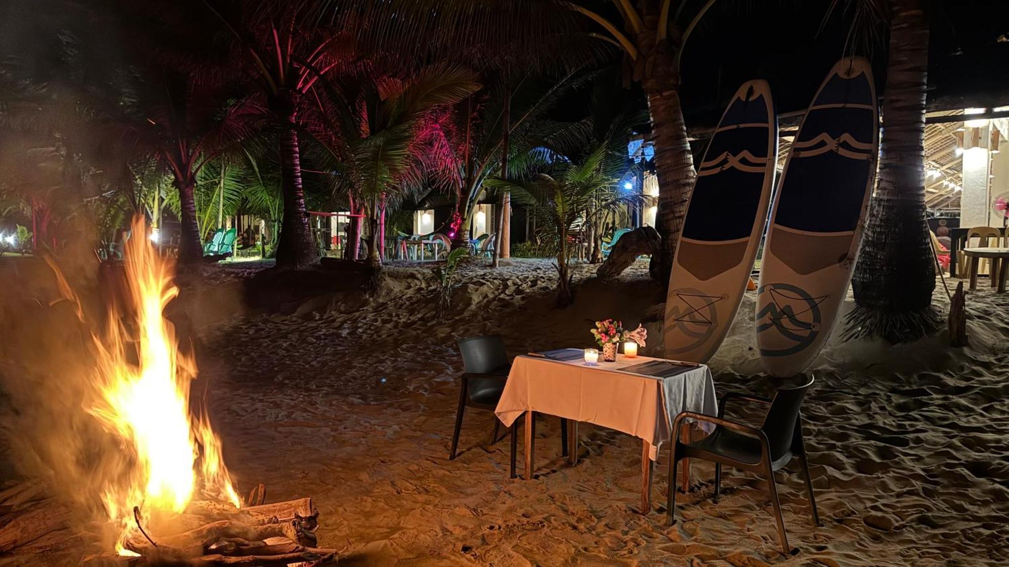 Footprints Beach Resort Agpudlos Ngoại thất bức ảnh