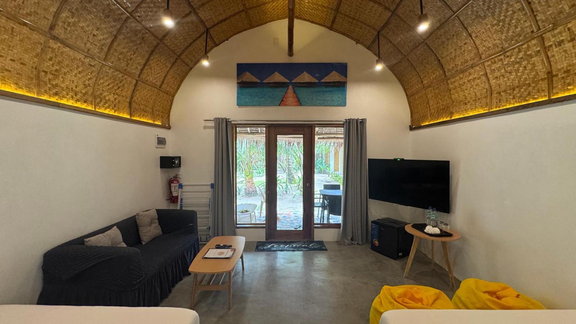 Footprints Beach Resort Agpudlos Ngoại thất bức ảnh