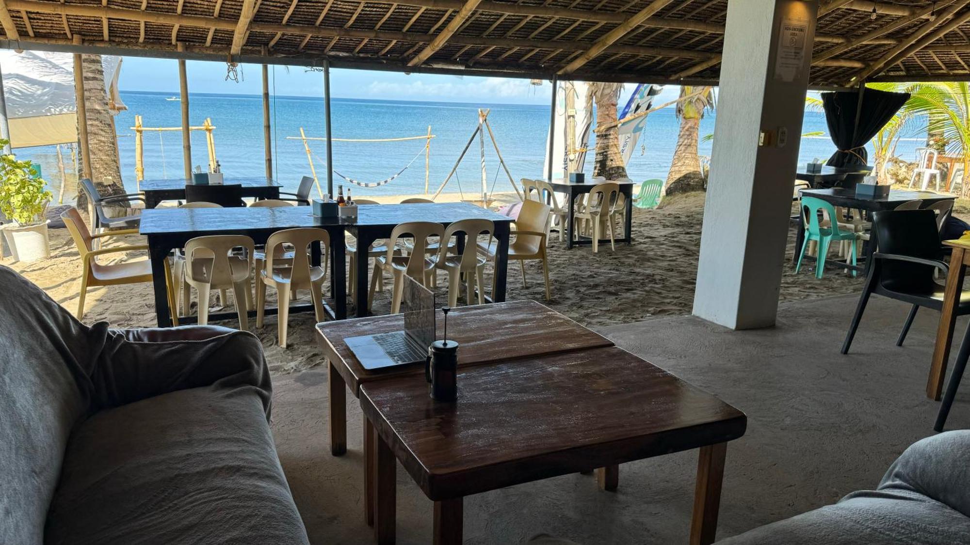 Footprints Beach Resort Agpudlos Ngoại thất bức ảnh